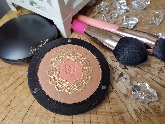 blush-bronzer-une
