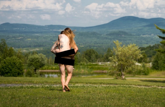celibataires-et-nus-quebec-une