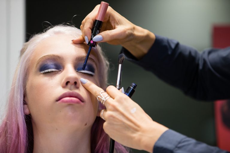 liner-blanc-tendances-maquillage-2017-loreal