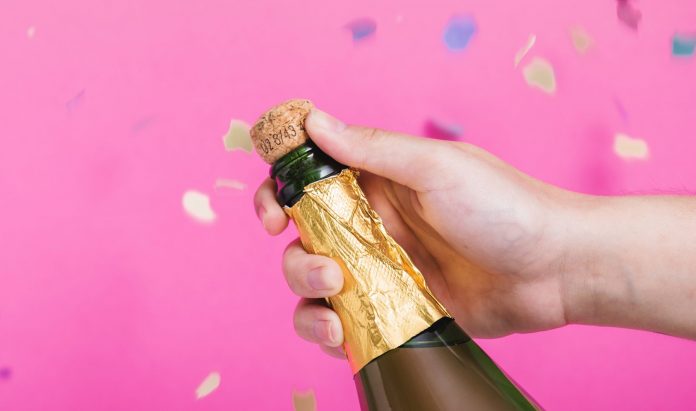 boire-saint-valentin-bulles-rose