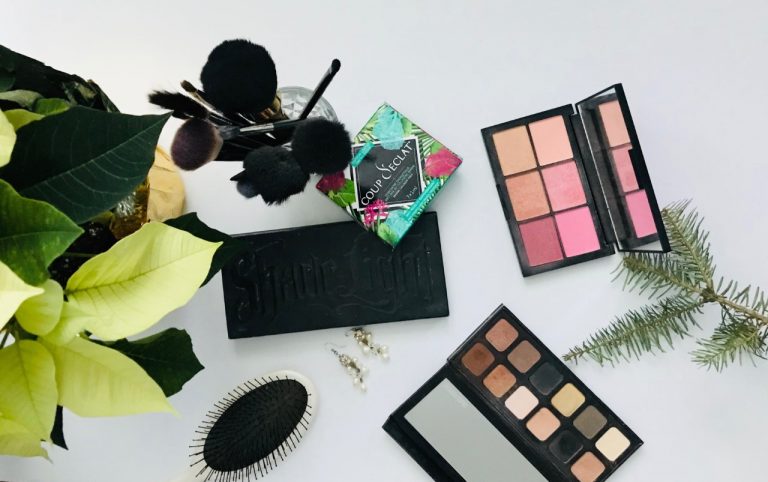 TUTO BEAUTÉ – un look maquillage/coiffure idéal pour le temps des Fêtes!