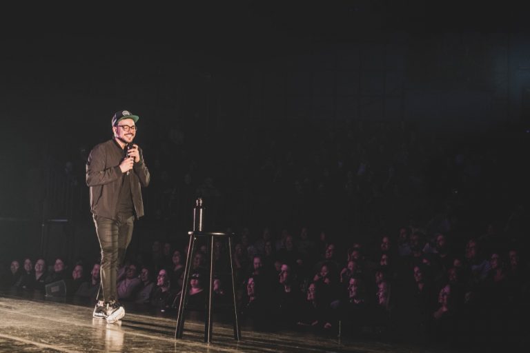 J&rsquo;ai assisté au premier one man show de Mehdi Bousaidan et…