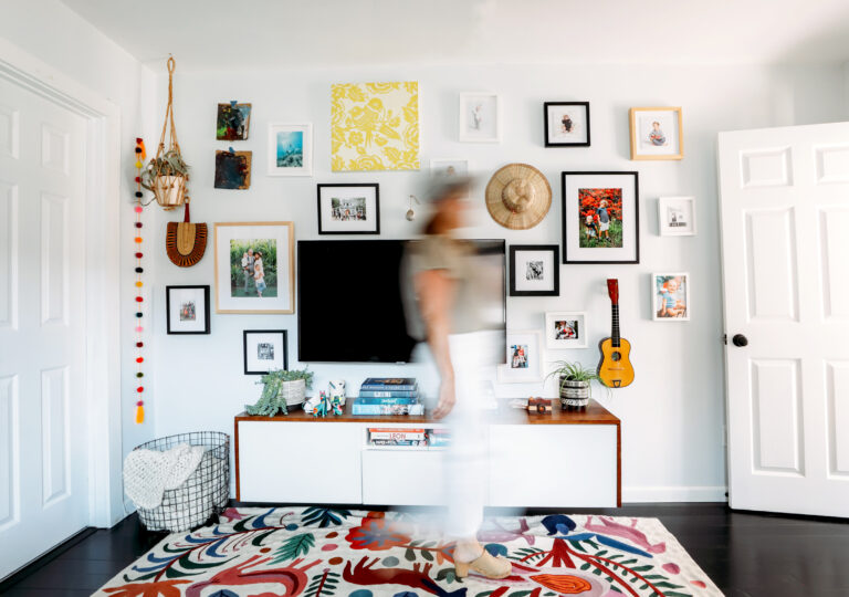 Gallery Wall – 4 règles d’or pour un mur de cadres réussi